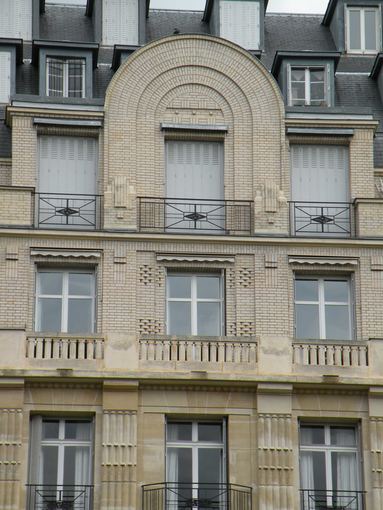  détail d'immeuble, partie en brique, square Lamartine